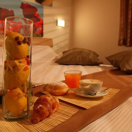 Residence Ilario Suite Hotel Ричоне Екстериор снимка