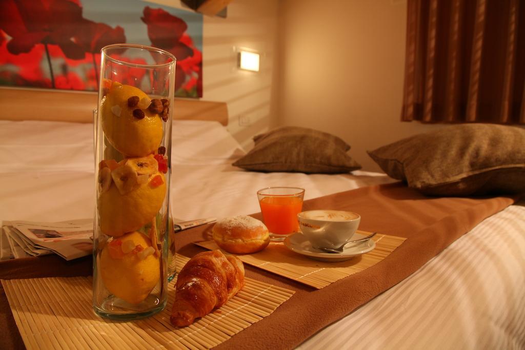 Residence Ilario Suite Hotel Ричоне Екстериор снимка