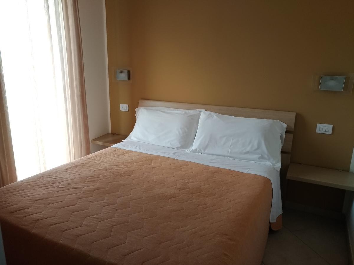 Residence Ilario Suite Hotel Ричоне Екстериор снимка