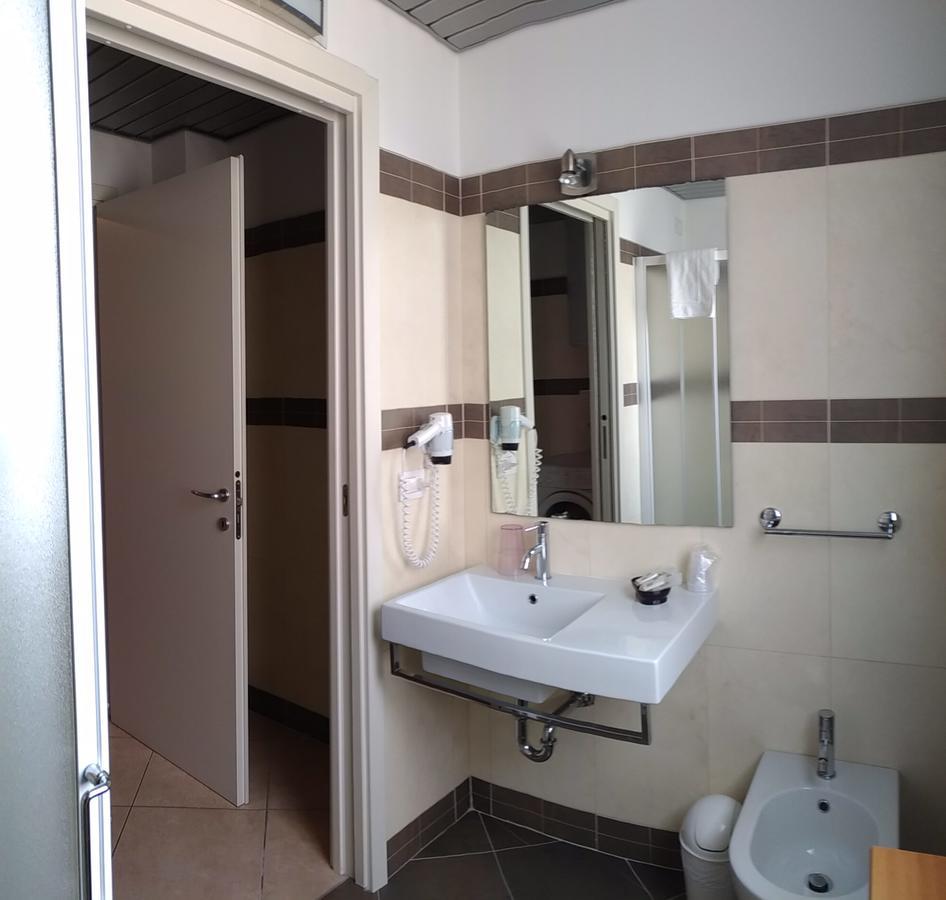 Residence Ilario Suite Hotel Ричоне Екстериор снимка