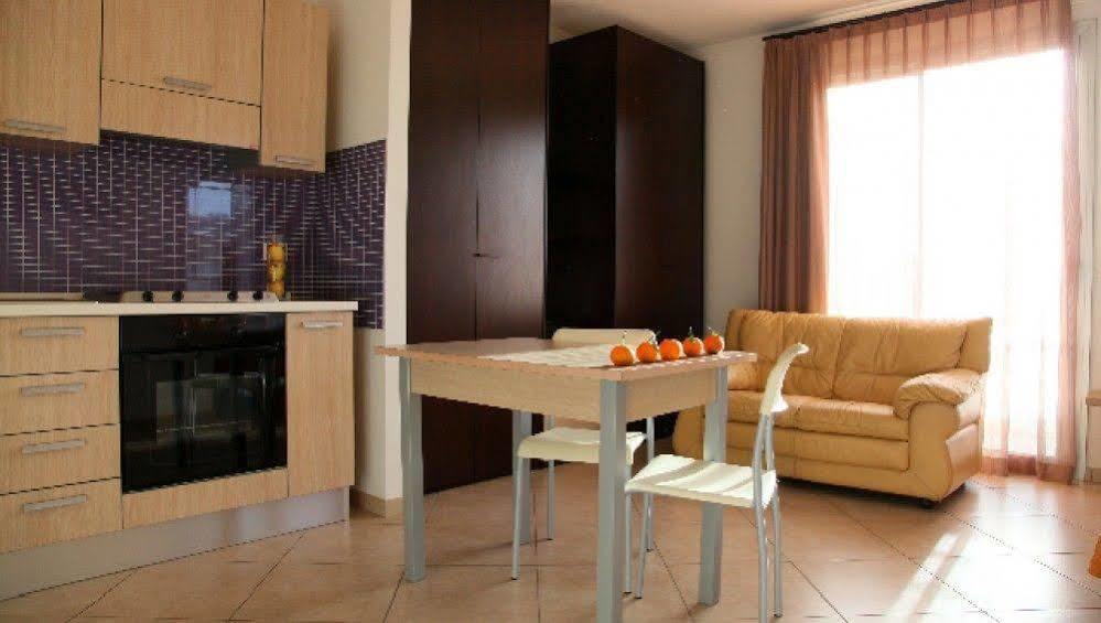 Residence Ilario Suite Hotel Ричоне Екстериор снимка