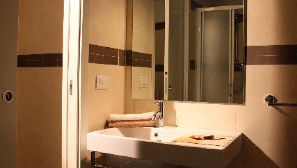 Residence Ilario Suite Hotel Ричоне Екстериор снимка