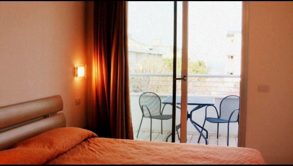 Residence Ilario Suite Hotel Ричоне Екстериор снимка