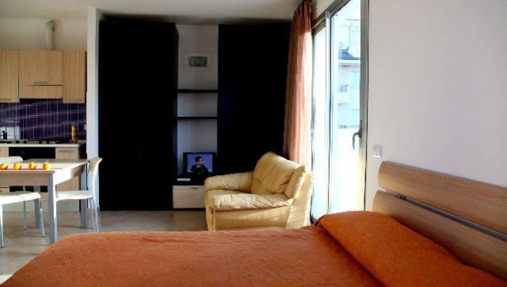 Residence Ilario Suite Hotel Ричоне Екстериор снимка